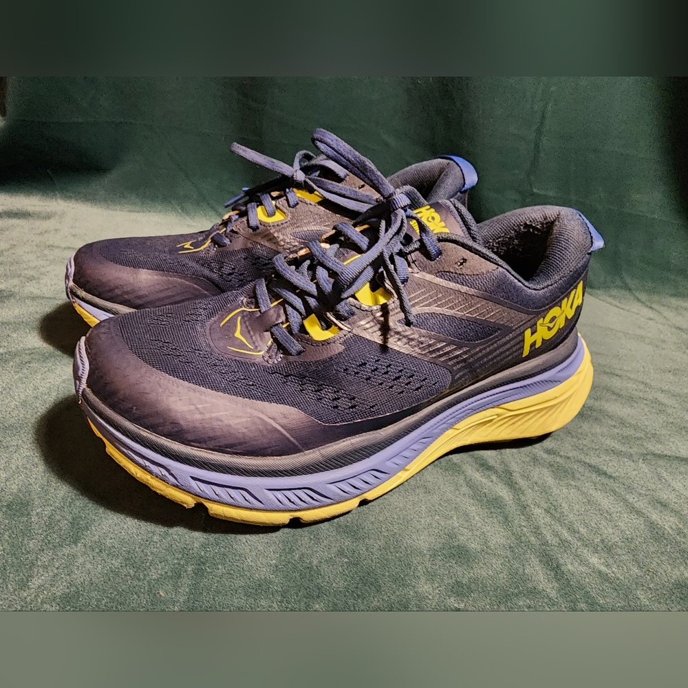 Hoke mens  sz 8 gently worn